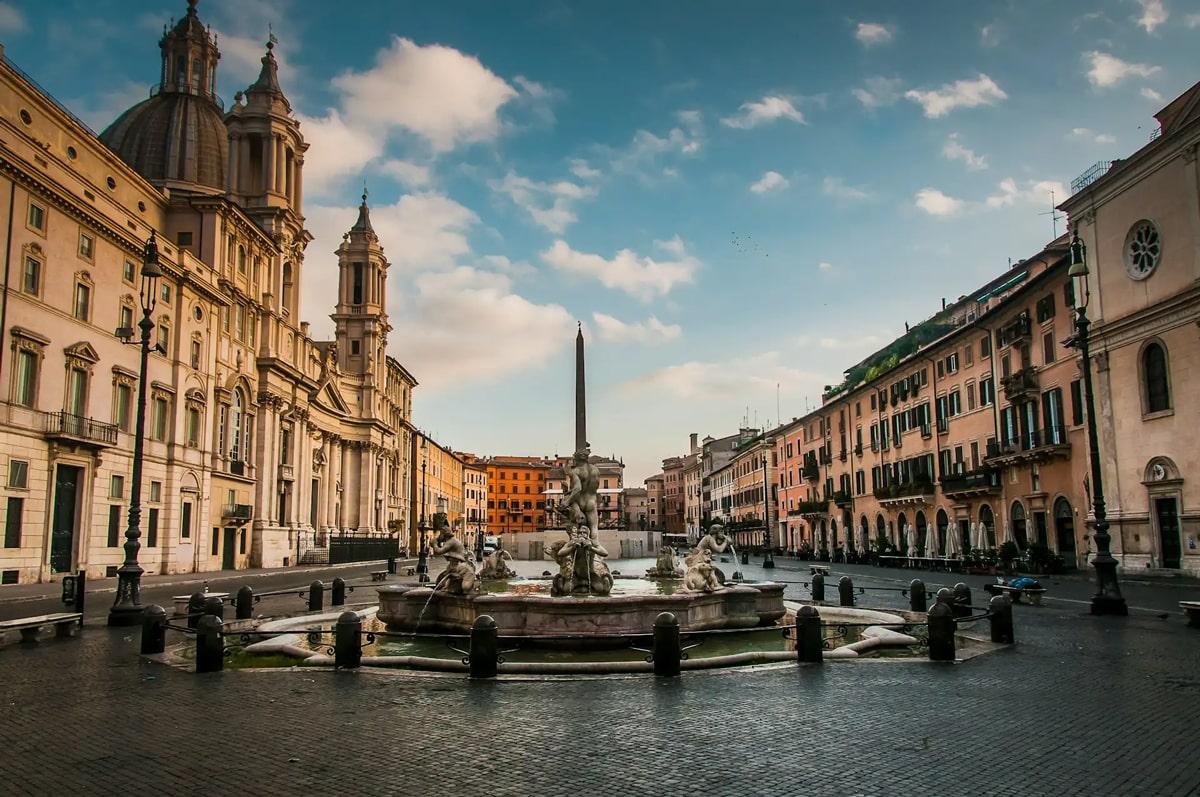 میدان ناوونا (Navona Square)