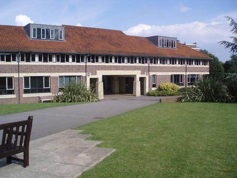 مدرسه میل فیلد (Millfield School)